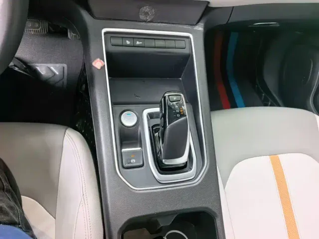 Dongfeng Fengshen E70 — Фото автомобиля 13