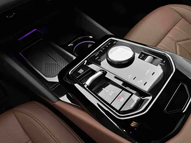 BMW 5 Series — Фото автомобиля 12