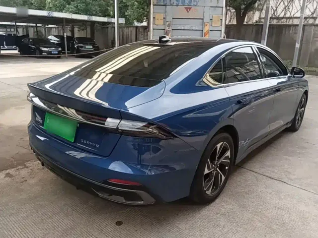 Lincoln Z — Фото автомобиля 6