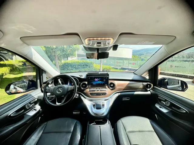 Mercedes-Benz V-Class — Фото автомобиля 10