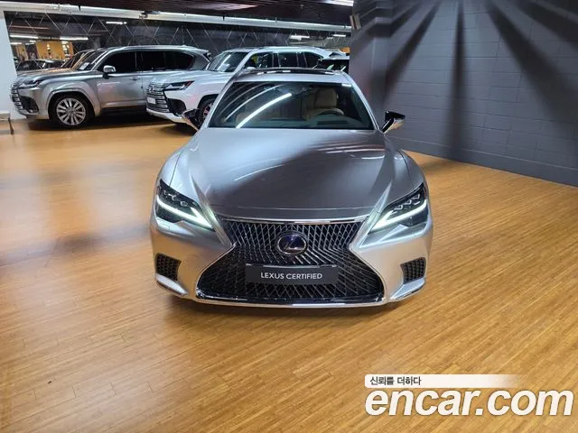 Lexus LS LS500h 5th Gen — Фото автомобиля 3