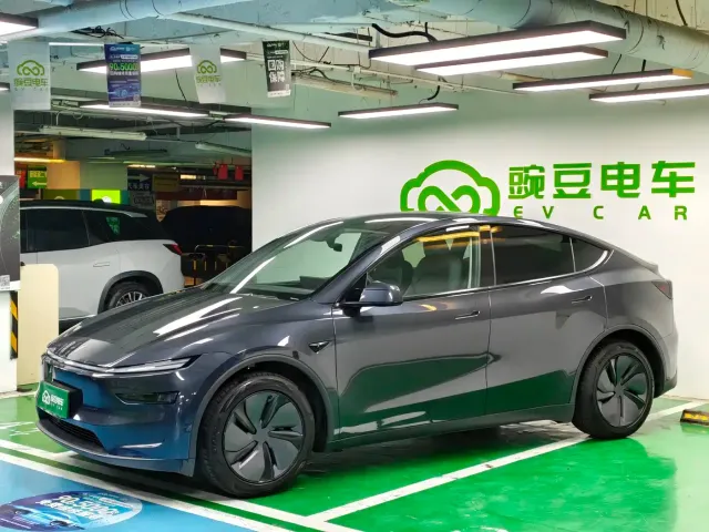 Tesla Model Y — Фото автомобиля 2