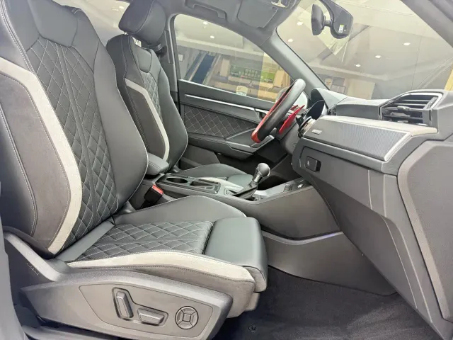 Audi Q3 — Фото автомобиля 14