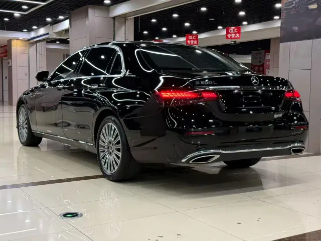 Mercedes-Benz E-Class — Фото автомобиля 7