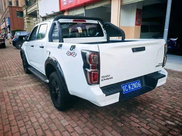 Isuzu D-MAX — Фото автомобиля 6