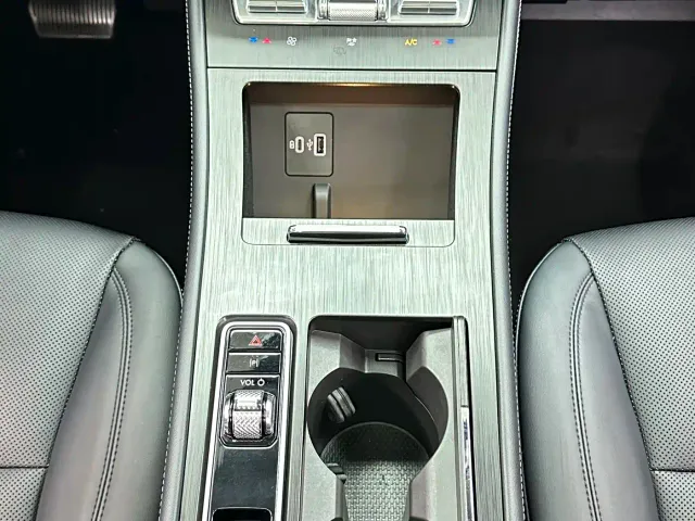 Lincoln Corsair — Фото автомобиля 18