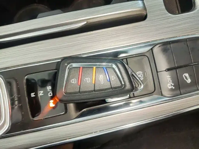 Roewe RX5 — Фото автомобиля 8