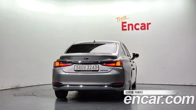 Lexus ES 7th Gen — Фото автомобиля 4
