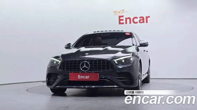 Mercedes-Benz E-Class — Фото автомобиля 3