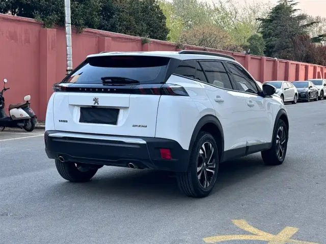 Peugeot 2008 — Фото автомобиля 5