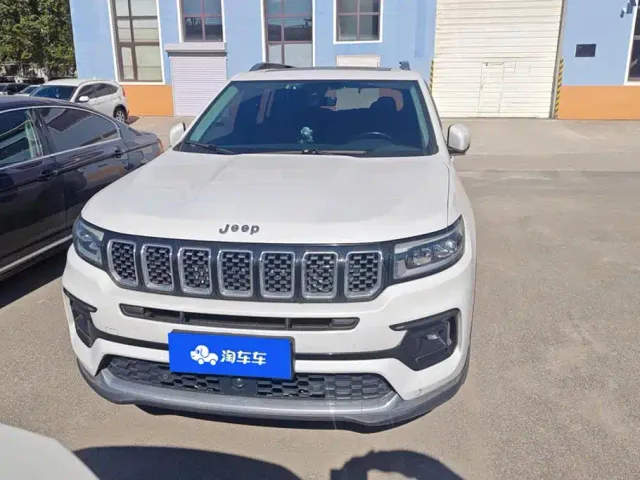 Jeep Grand Commander — Фото автомобиля 2