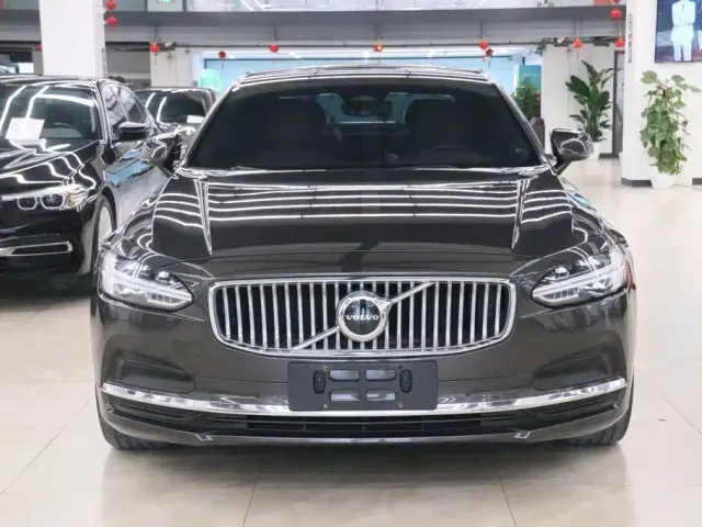 Volvo S90 — Фото автомобиля 2
