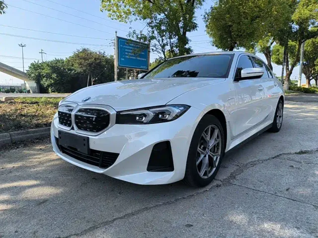 Фотография автомобиля — BMW i3
