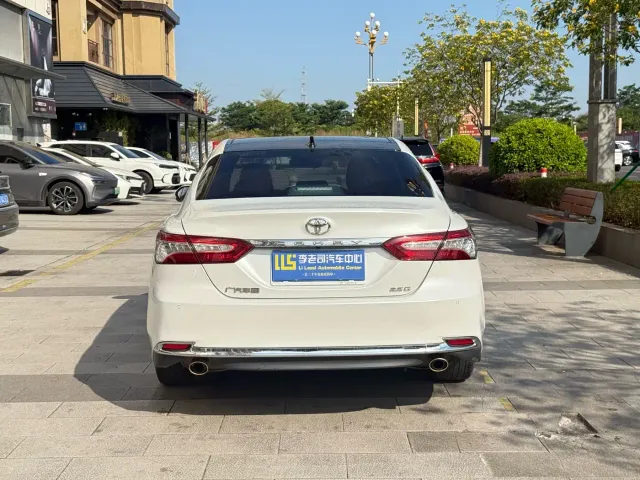 Toyota Camry — Фото автомобиля 5