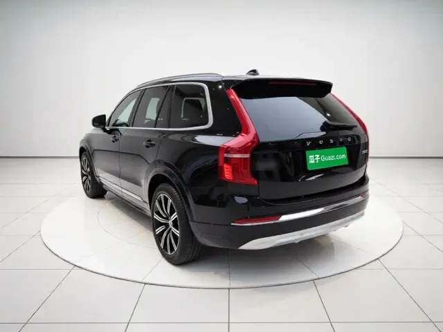 Volvo XC90 — Фото автомобиля 4