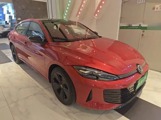 Volkswagen Lamando 2025 Lamando L 2.0T Base — Фото автомобиля 3