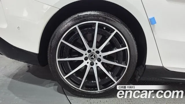 Mercedes-Benz EQS — Фото автомобиля 5