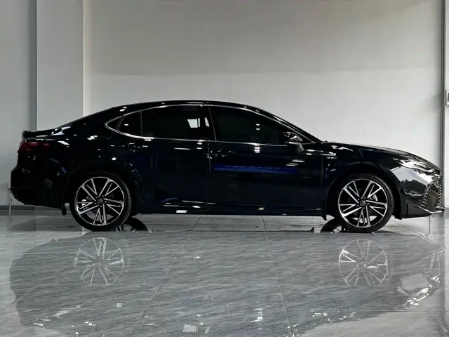 Toyota Camry — Фото автомобиля 5