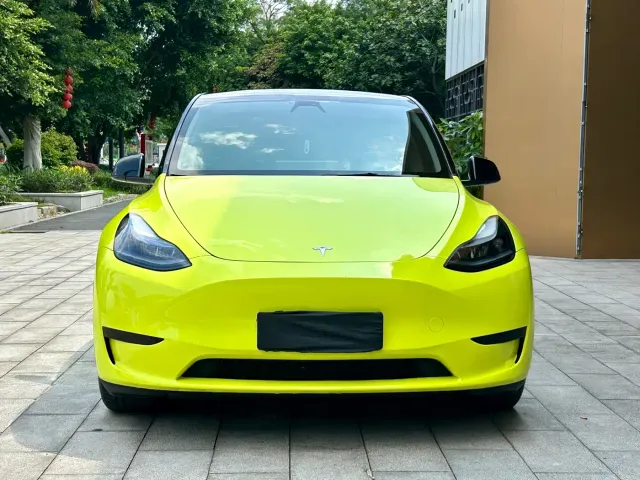 Tesla Model Y — Фото автомобиля 2