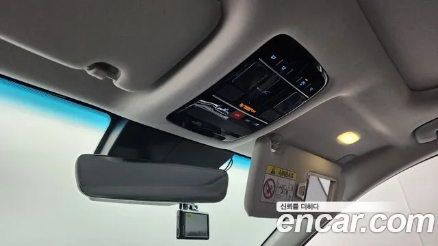Hyundai Grandeur Grandeur (GN7) 2.5 Бензин 2WD — Фото автомобиля 17