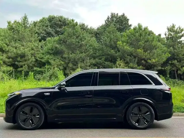 Li Auto L8 — Фото автомобиля 7