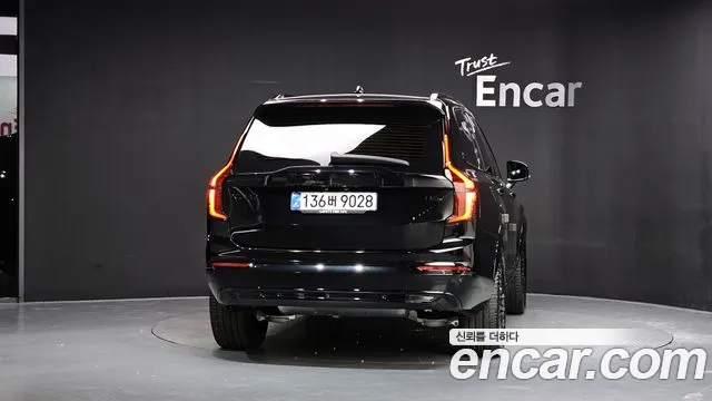 Volvo XC90 Generation 2 — Фото автомобиля 3