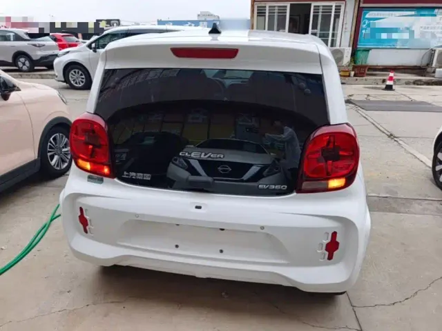 Roewe Clever — Фото автомобиля 3