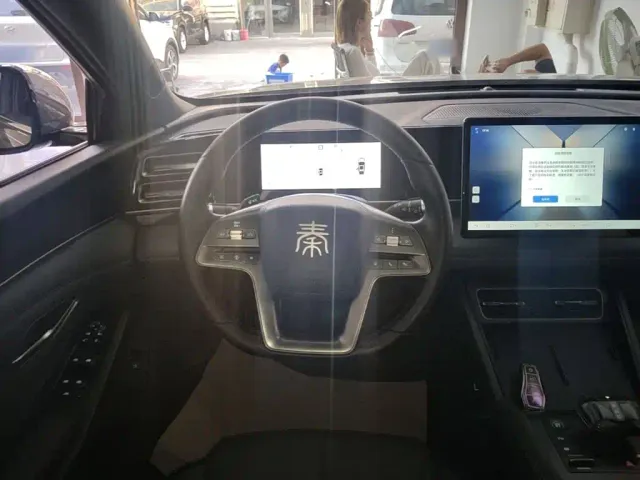 BYD Qin L — Фото автомобиля 10