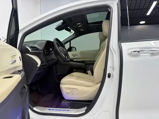 Toyota Granvia — Фото автомобиля 7