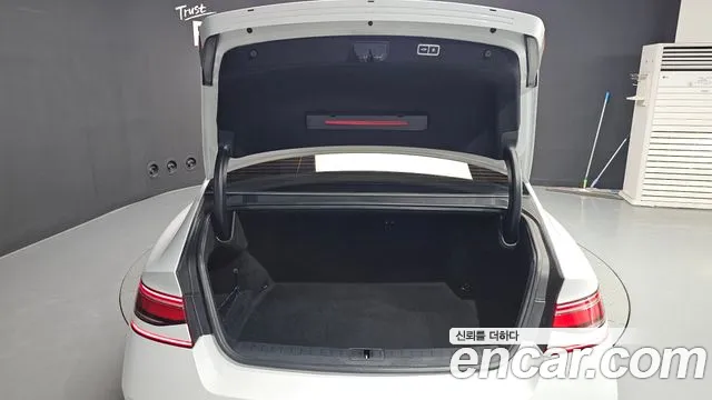 Genesis G90 Бензин 3.5 турбо AWD — Фото автомобиля 17