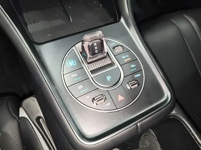 BYD Seal 05 DM-i — Фото автомобиля 13