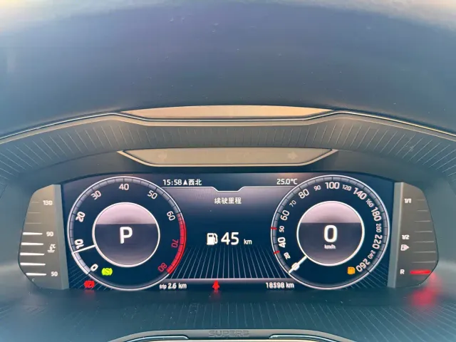 Skoda Superb — Фото автомобиля 12