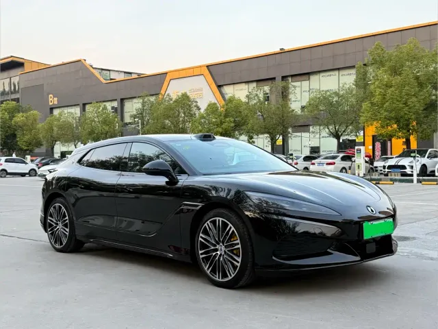 Denza Z9GT — Фото автомобиля 3