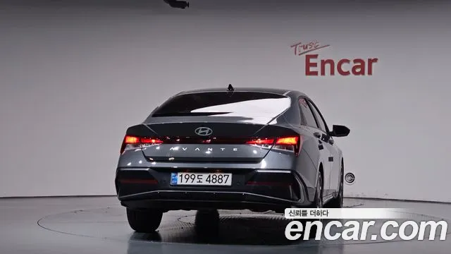 Hyundai Avante CN7 — Фото автомобиля 4