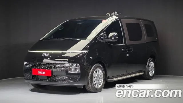 Фотография автомобиля — Hyundai Staria