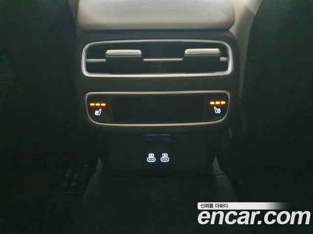 Genesis GV70 — Фото автомобиля 19