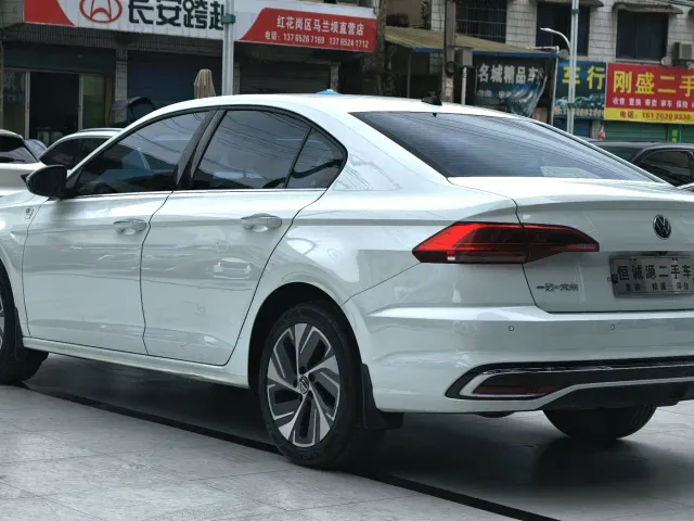 Volkswagen Bora — Фото автомобиля 6