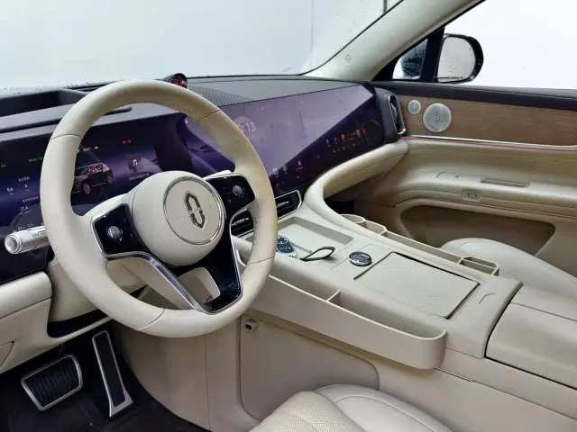 AITO Wenjie AITO M9 2024 Range Extender Max 52kWh 6-seater — Фото автомобиля 9