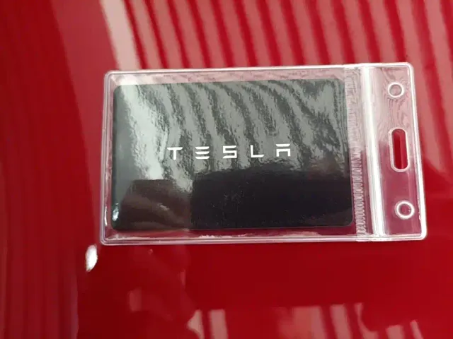 Tesla Model 3 — Фото автомобиля 8