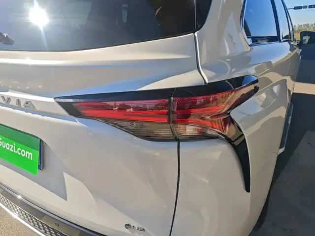 Toyota Granvia — Фото автомобиля 7