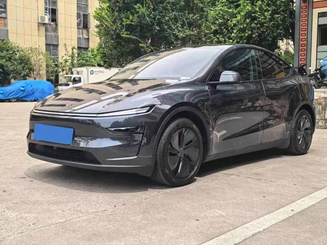 Фотография автомобиля — Tesla Model Y