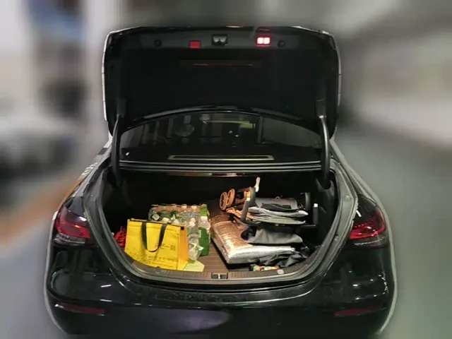Mercedes-Benz E-Class — Фото автомобиля 13