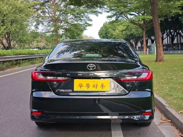 Toyota Camry — Фото автомобиля 3