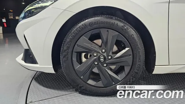 Hyundai AVANTE Avante (CN7) — Фото автомобиля 5
