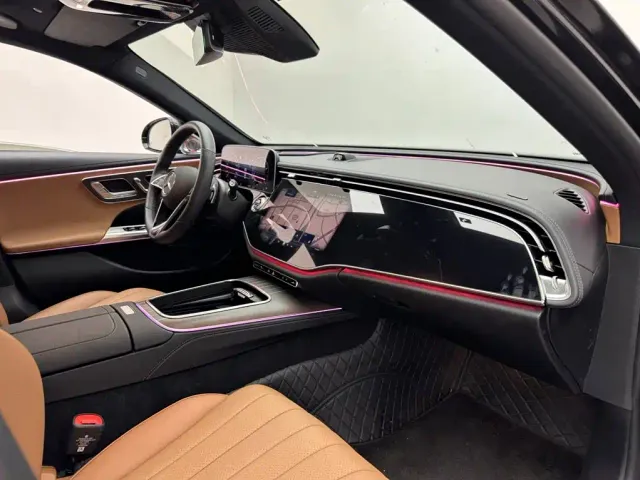 Mercedes-Benz E-Class — Фото автомобиля 11