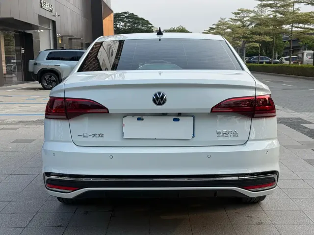 Volkswagen Bora — Фото автомобиля 5