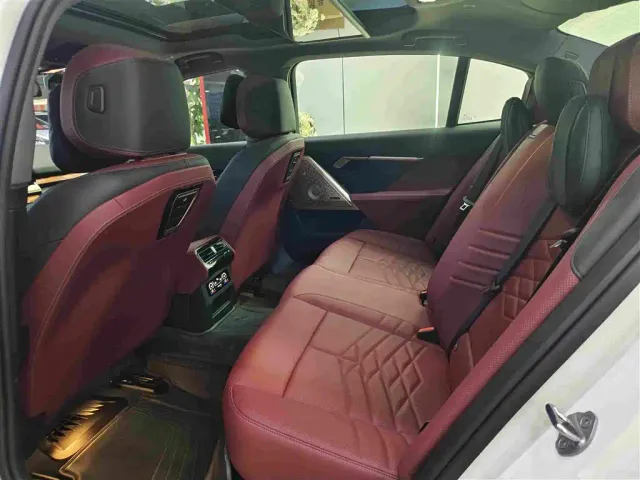 BMW 5 Series — Фото автомобиля 5