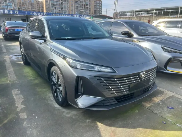 Changan Eado — Фото автомобиля 2