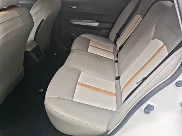 Dongfeng Fengshen E70 — Фото автомобиля 16