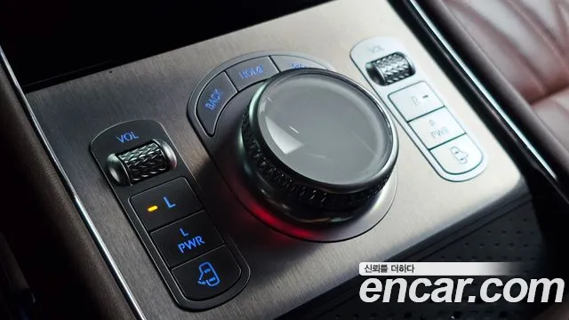 Genesis G90 — Фото автомобиля 17